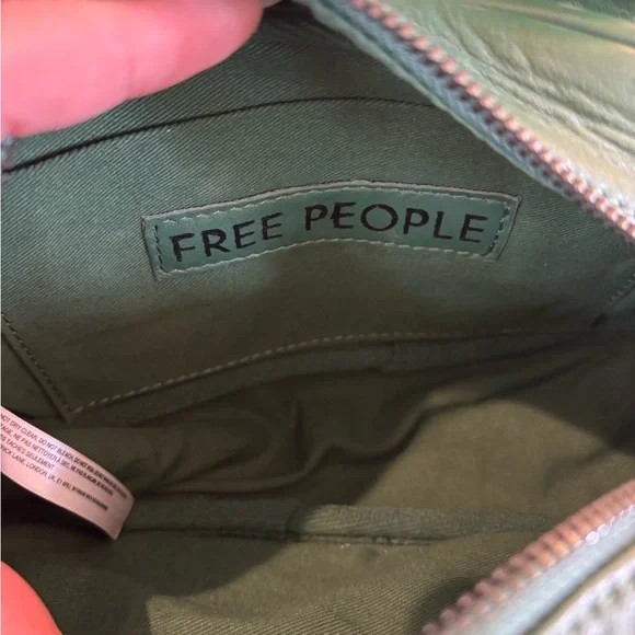 Free People Say Yes Bag in Pine NWT - Picture 7 of 7